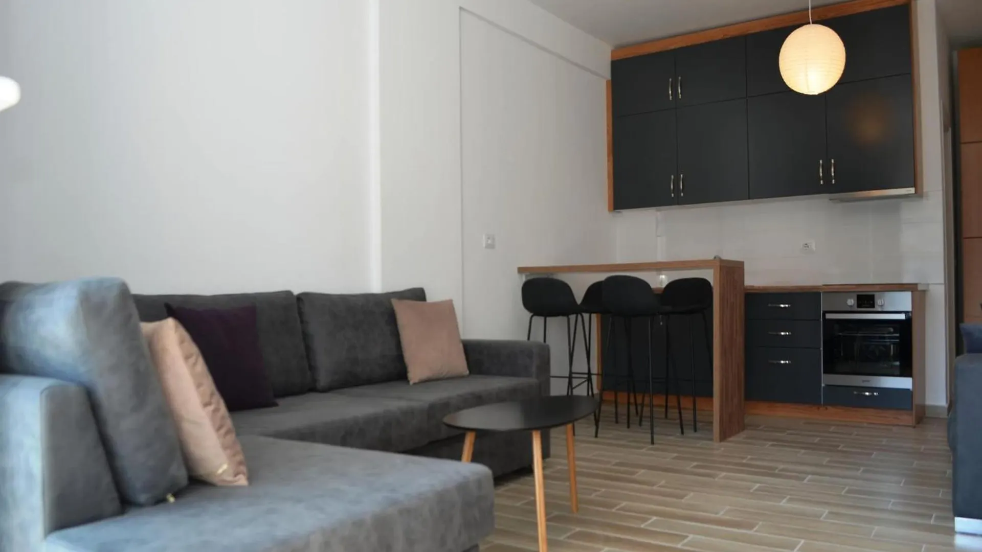 Charming Beachside Studio In Saranda